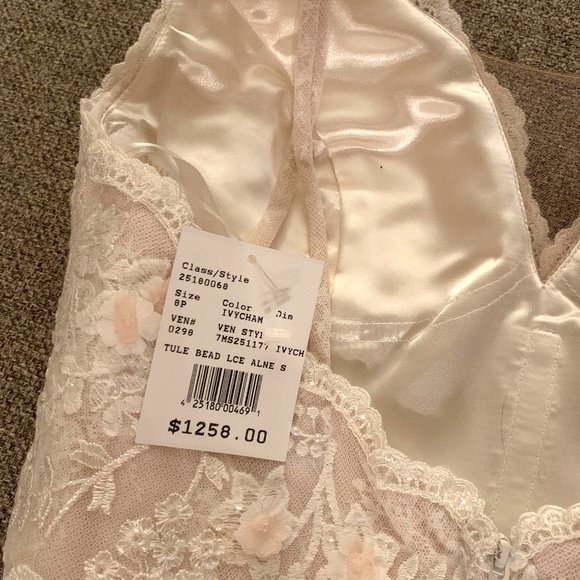 Scalloped A-Line Wedding Dress (Melissa Sweet) - Picture 5 of 8